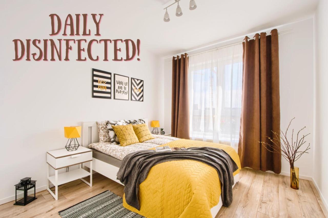 M&R Apartament Airport&Business Premium Komputerowa - Underground Garage - Free Wifi - Netflix - Self Check-In - 5 Min From Chopin Airport وارسو المظهر الخارجي الصورة