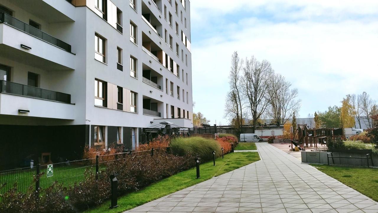 M&R Apartament Airport&Business Premium Komputerowa - Underground Garage - Free Wifi - Netflix - Self Check-In - 5 Min From Chopin Airport وارسو المظهر الخارجي الصورة