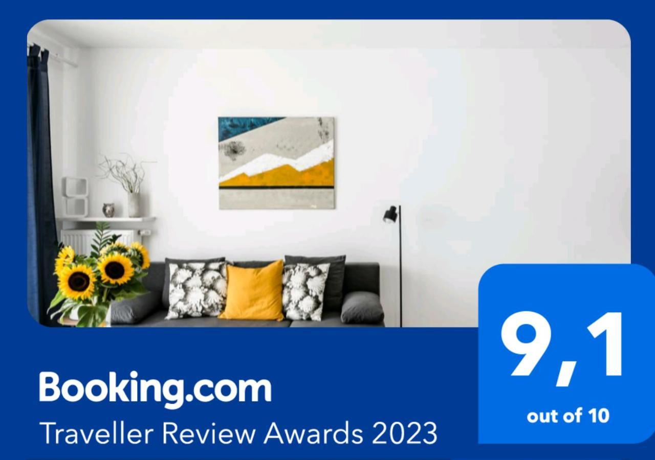 M&R Apartament Airport&Business Premium Komputerowa - Underground Garage - Free Wifi - Netflix - Self Check-In - 5 Min From Chopin Airport وارسو المظهر الخارجي الصورة