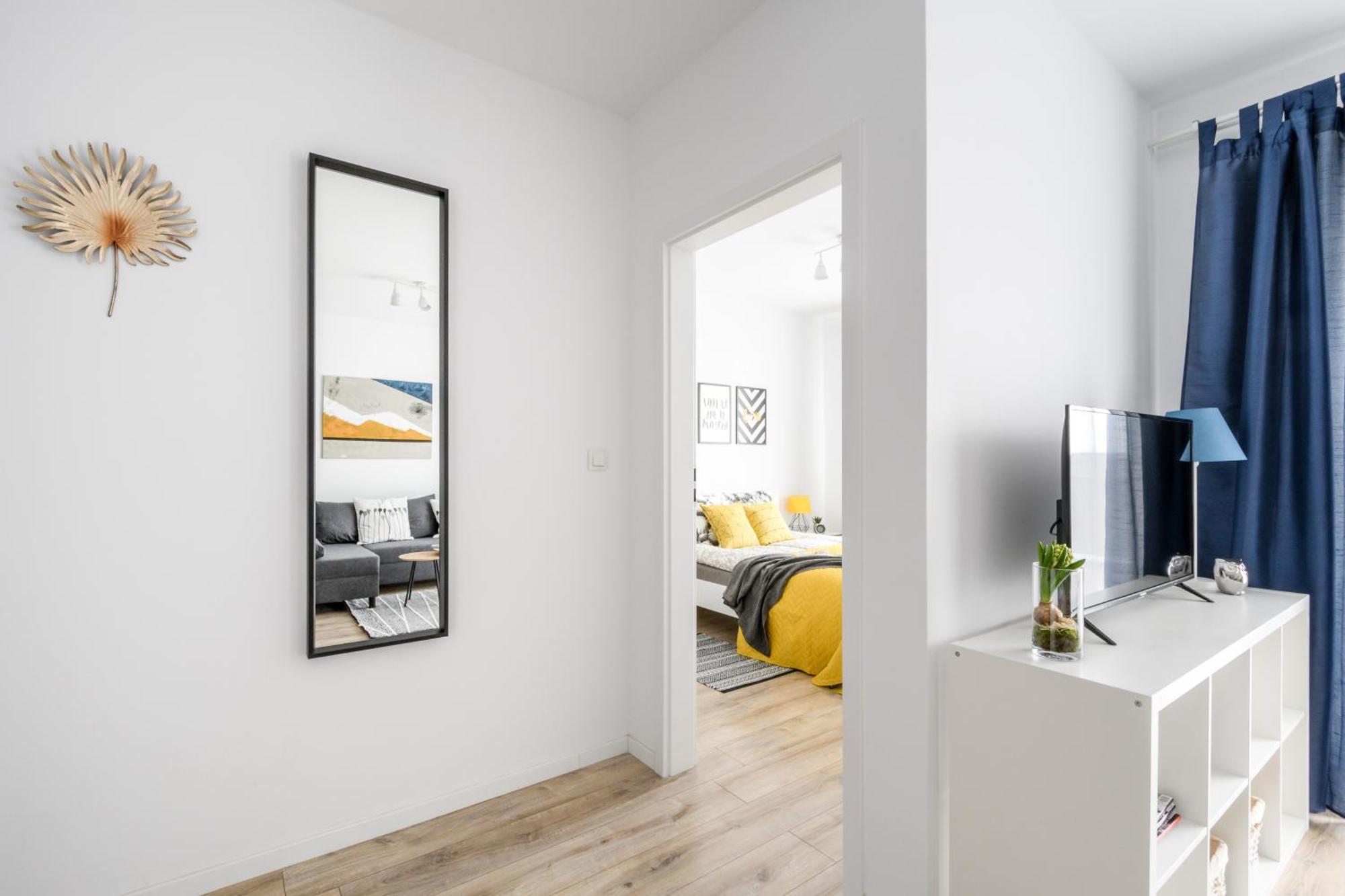 M&R Apartament Airport&Business Premium Komputerowa - Underground Garage - Free Wifi - Netflix - Self Check-In - 5 Min From Chopin Airport وارسو المظهر الخارجي الصورة