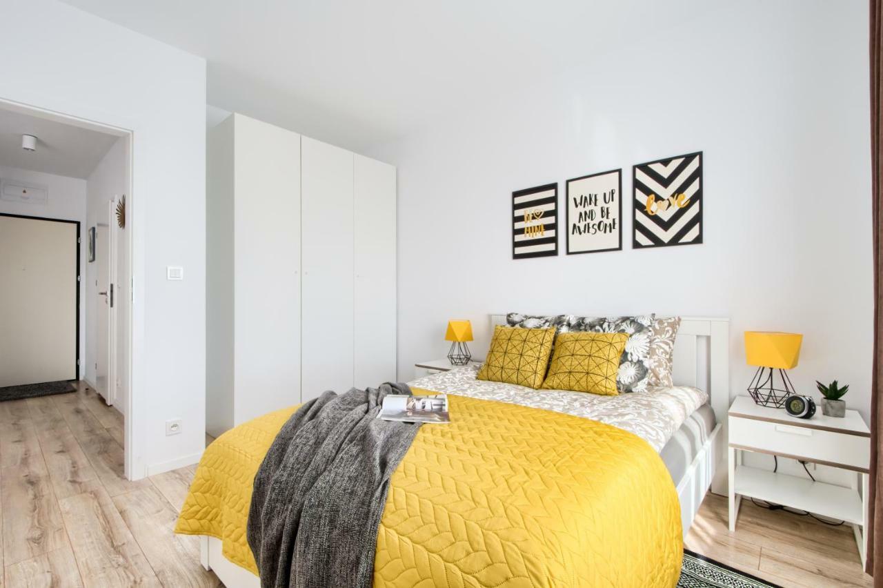 M&R Apartament Airport&Business Premium Komputerowa - Underground Garage - Free Wifi - Netflix - Self Check-In - 5 Min From Chopin Airport وارسو المظهر الخارجي الصورة