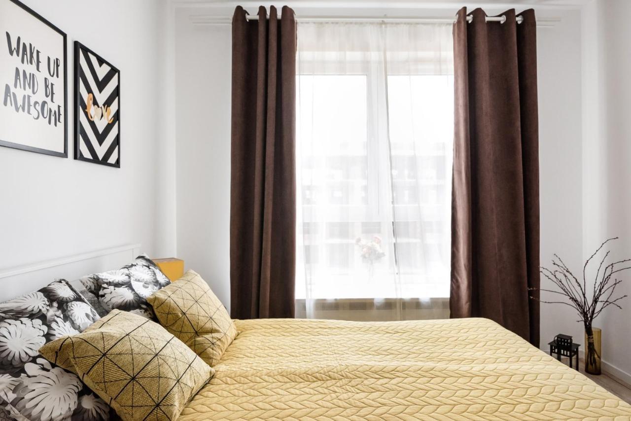 M&R Apartament Airport&Business Premium Komputerowa - Underground Garage - Free Wifi - Netflix - Self Check-In - 5 Min From Chopin Airport وارسو المظهر الخارجي الصورة